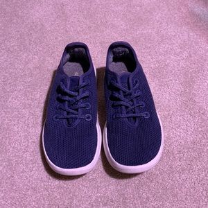 Allbirds size 7 tree runners